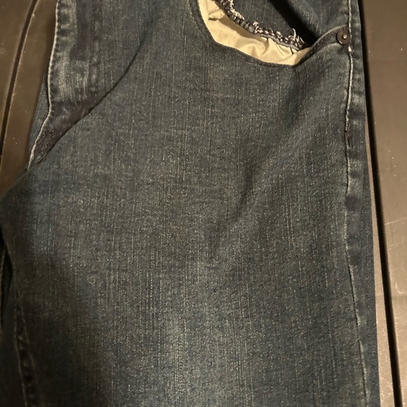 Alexander Julian 32x30 - Picture 2 of 4